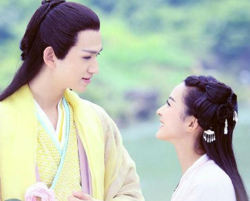 花千骨男演员探寻自然美景，寻觅内心平和宁静之旅